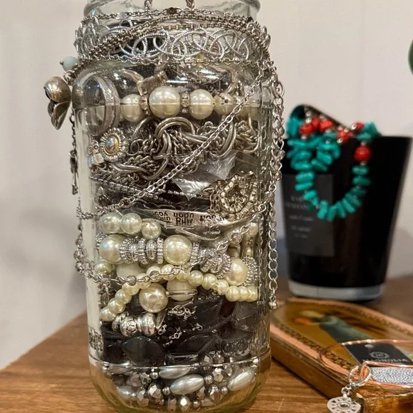 Classy and Pearly silvertone Mystery Jewelry Jar - Large - Picture 5 of 6